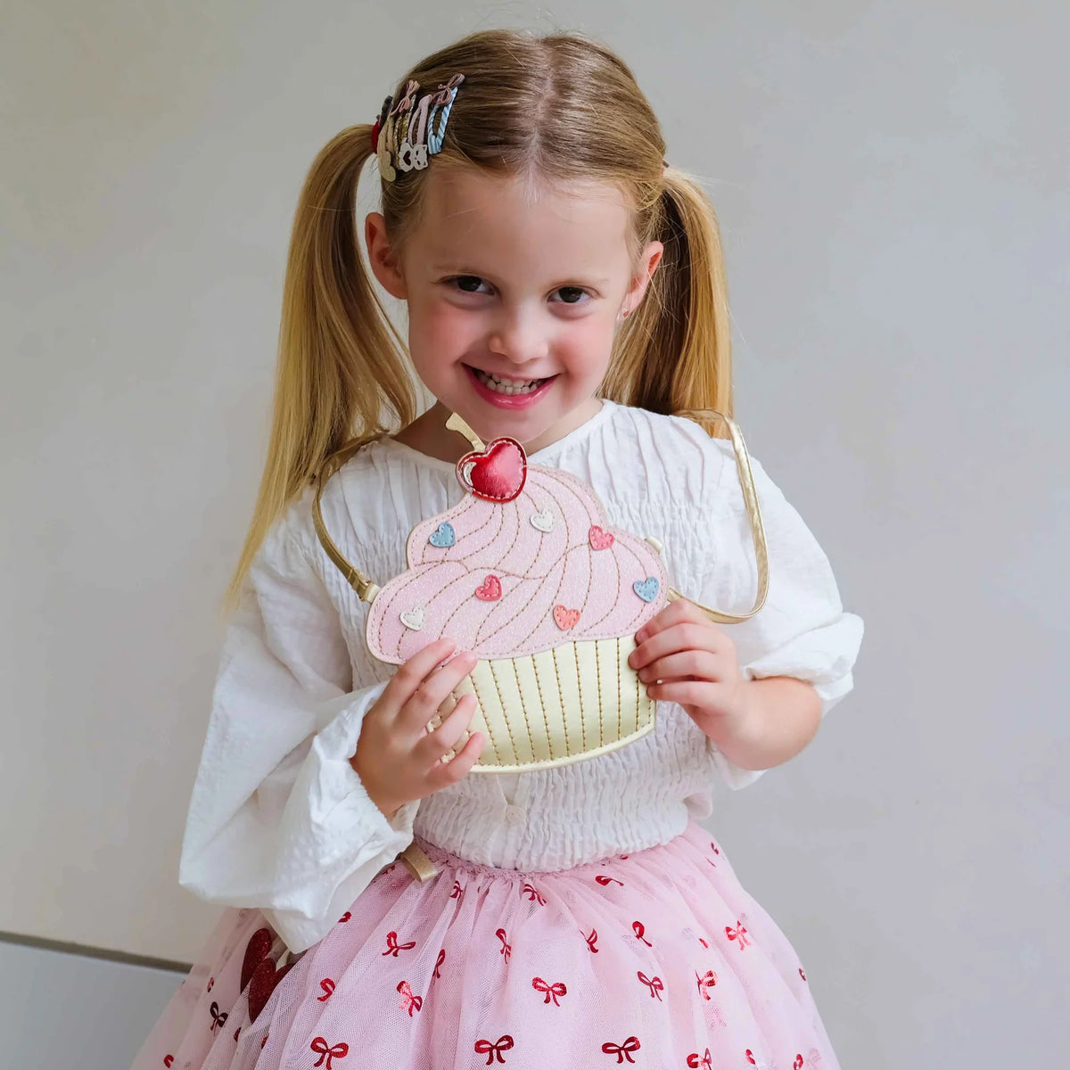 Cute cut cake bag, Mimi & Lula