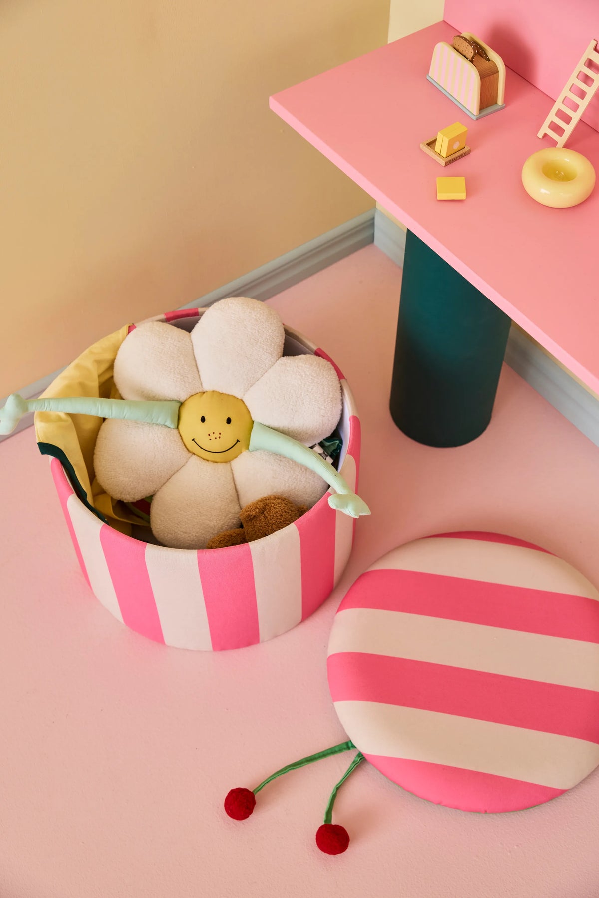Pouffy cilinder with strage Pink, Kidsconcept
