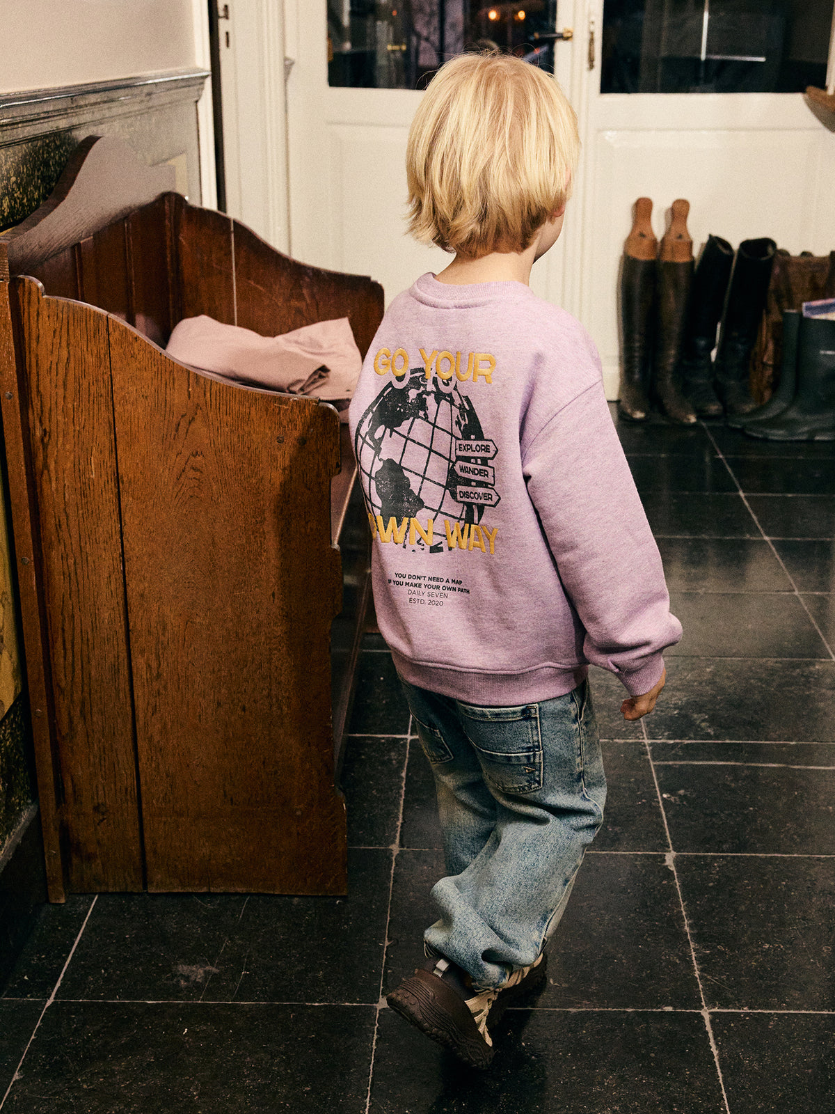 Oversized sweater backprint purple, Daily Seven