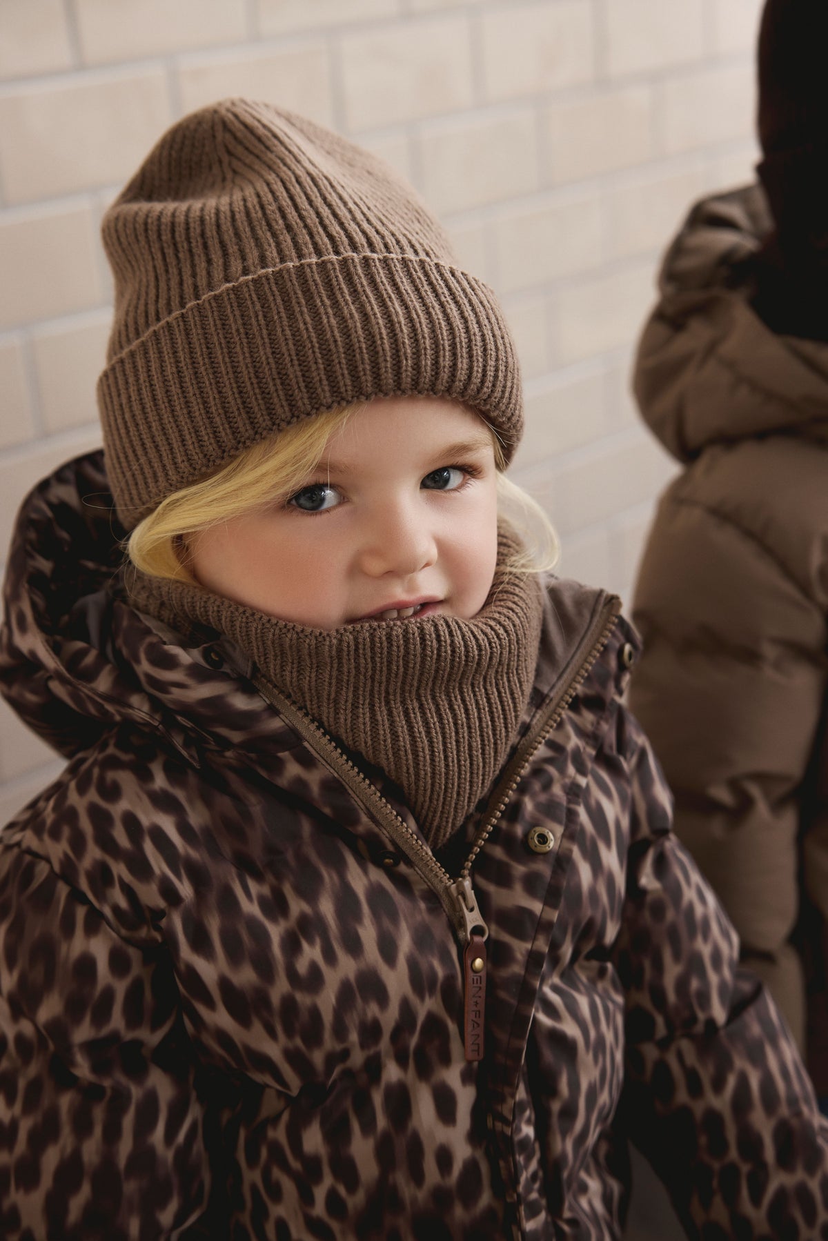 Beanie Pine Bark, Enfant