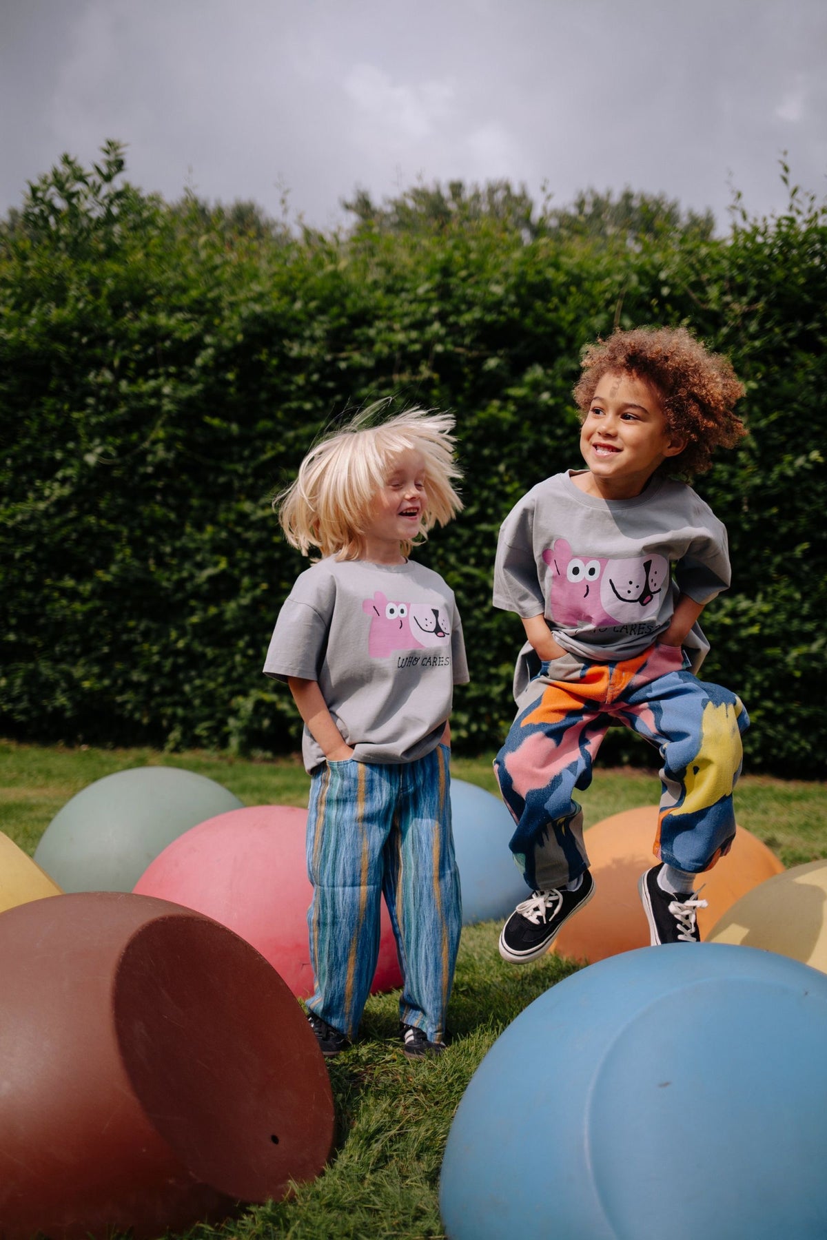 WHO CARES T-SHIRT ULTIMATE GRAY, Daily Brat