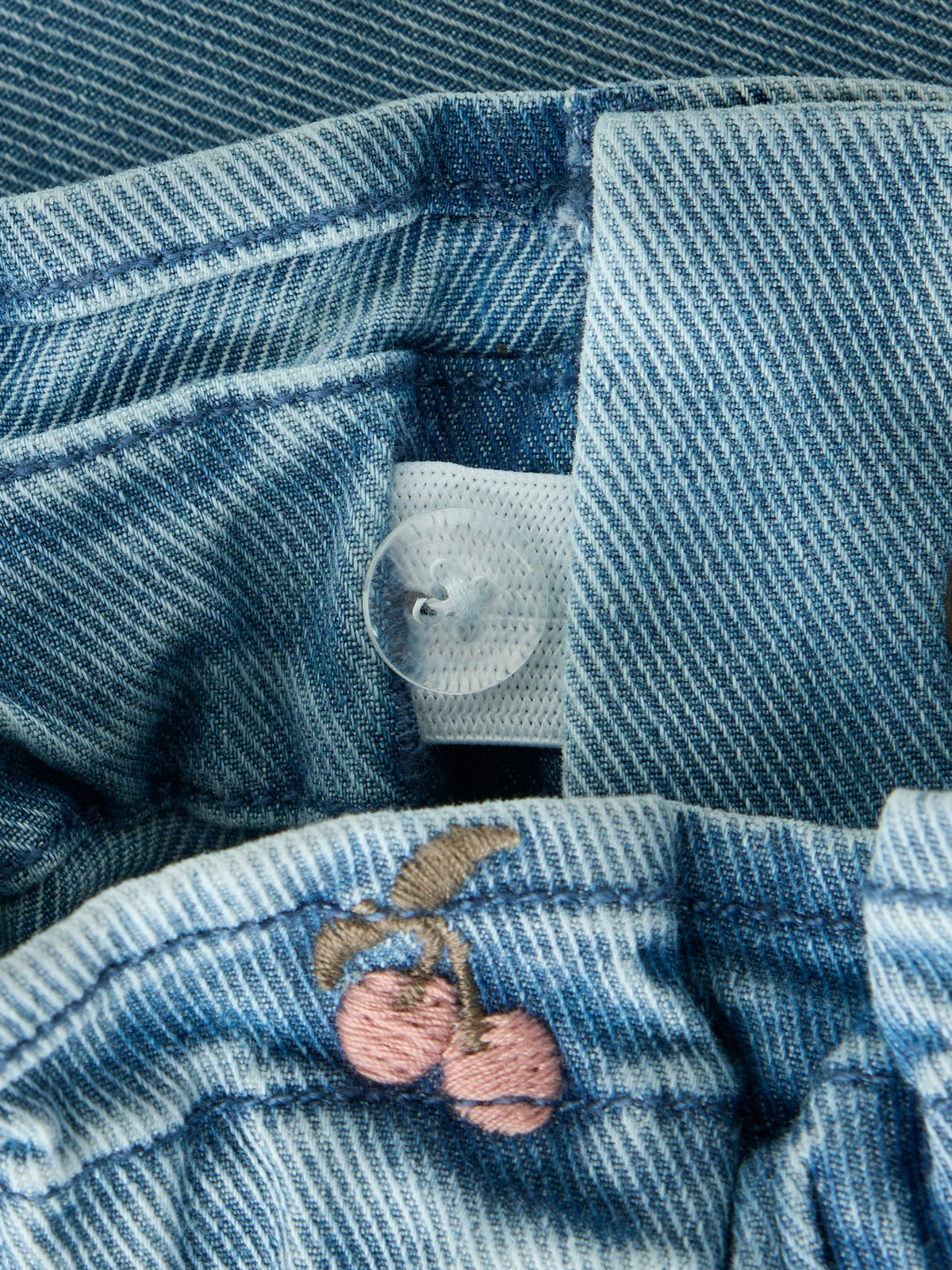 Deva Loose emb jeans, Lil Atelier