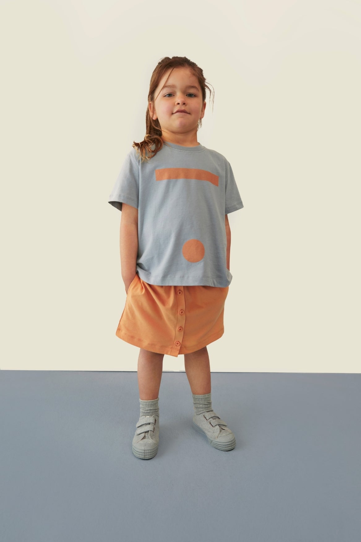 Oversized Tee w/ Logo GOTS stone grey/ melon, Gray Label