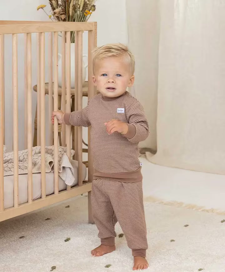 Wafel Pyjama Bruin, Feetje