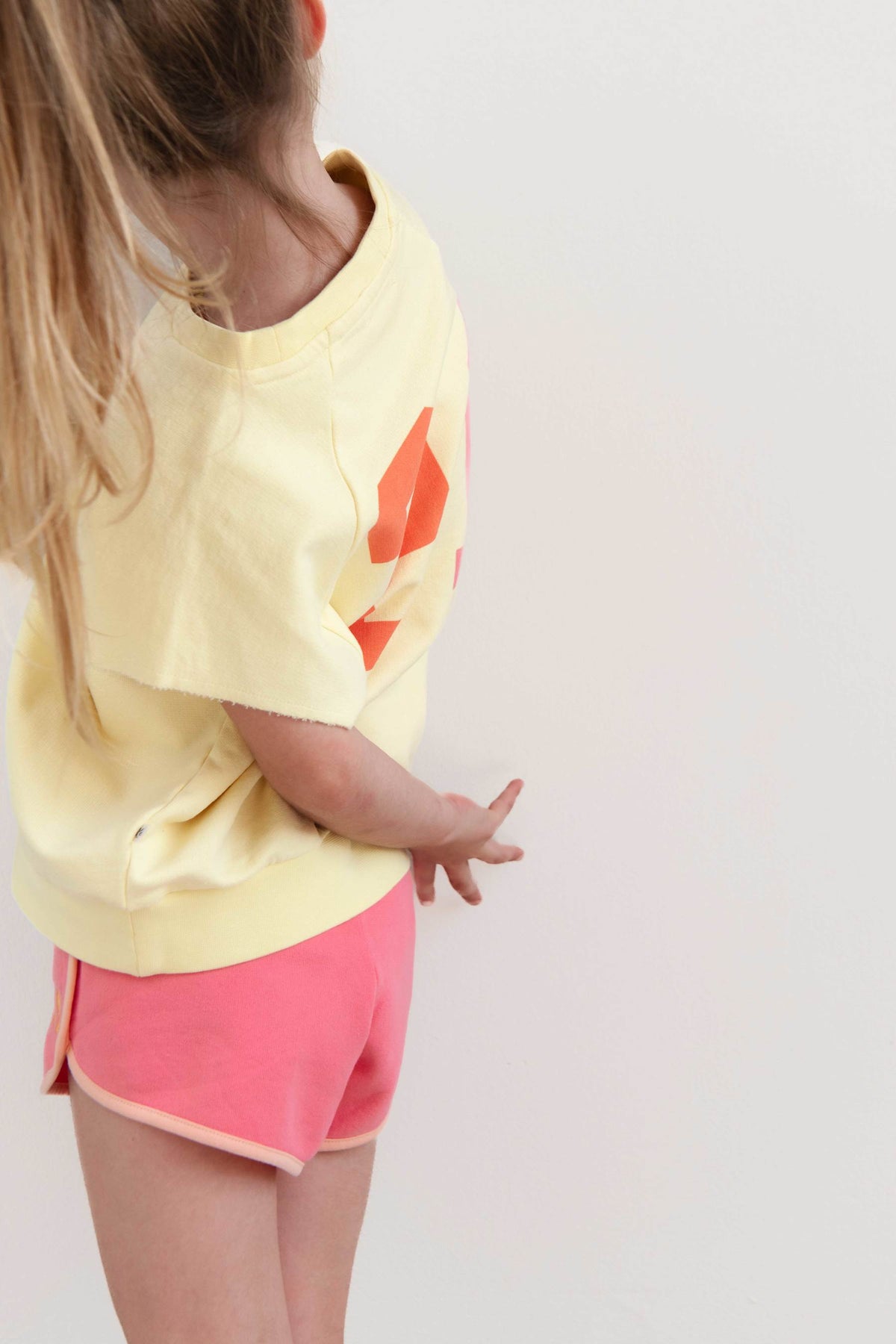 Joey sleeveless sweater soft yellow, Jenest