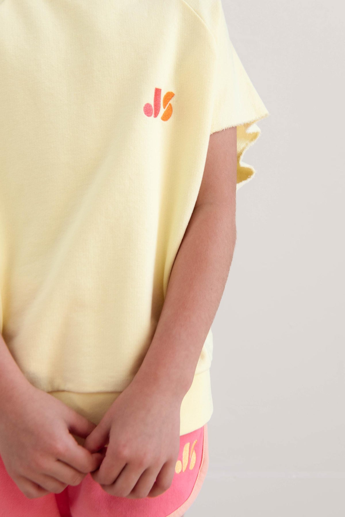 Joey sleeveless sweater soft yellow, Jenest